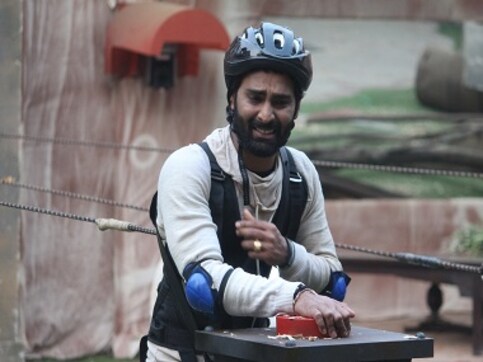 Bigg Boss 10, Episode 95, 19th January 2016: Manveer wins toughest task yet Bigg Boss 10, Episode 95, 19th January 2016: Manveer wins toughest task yet
