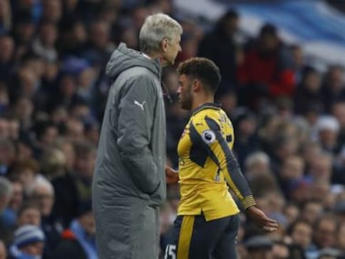 Premier League: Arsenal's Alex Oxlade-Chamberlain backtracks after #WengerOut Twitter gaffe Premier League: Arsenal's Alex Oxlade-Chamberlain backtracks after #WengerOut Twitter gaffe