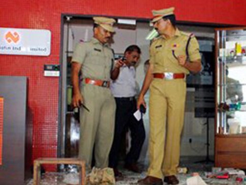 20-year-old SFI leader stabbed to death in Kerala college, police take three PFI workers in custody 20-year-old SFI leader stabbed to death in Kerala college, police take three PFI workers in custody