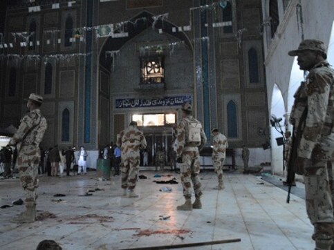 Pakistan vendor killed outside court on suspicion of being bomber Pakistan vendor killed outside court on suspicion of being bomber