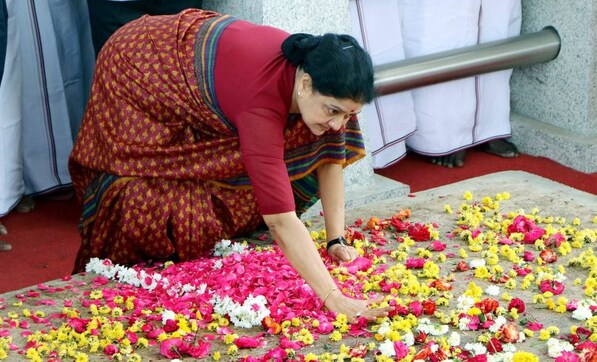 Sasikala in prison: Is 124 greater than 10? Answer to this will determine Tamil Nadu's future Sasikala in prison: Is 124 greater than 10? Answer to this will determine Tamil Nadu's future
