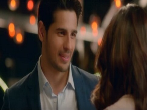 Siddharth Malhotra, Priyanka Chopra share screen space for first time, though not for a film Siddharth Malhotra, Priyanka Chopra share screen space for first time, though not for a film