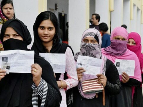 UP Election 2017: Divided along religion and caste lines, a clear trend remains elusive UP Election 2017: Divided along religion and caste lines, a clear trend remains elusive
