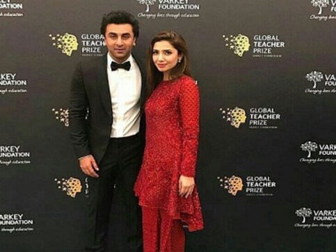 Watch: Ranbir Kapoor, Mahira Khan engage in animated conversations at a Dubai event Watch: Ranbir Kapoor, Mahira Khan engage in animated conversations at a Dubai event