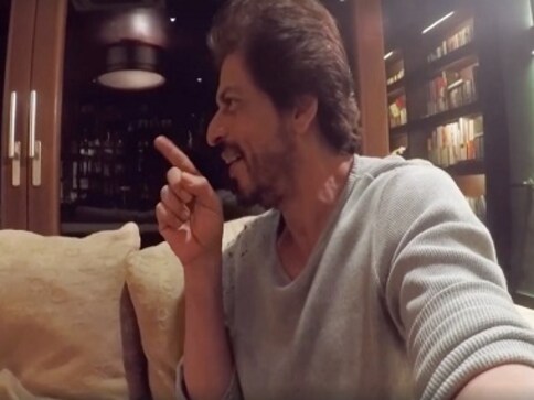 Phillauri ghost Shashi enters Mannat, scares and confesses love to Shah Rukh Khan Phillauri ghost Shashi enters Mannat, scares and confesses love to Shah Rukh Khan