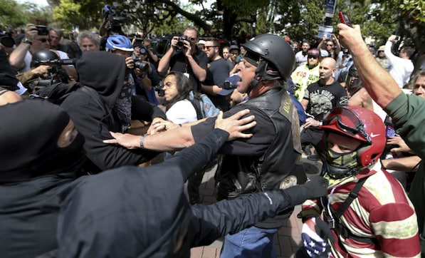 Twenty-one arrested in California as protesters across US press Donald Trump to release tax returns Twenty-one arrested in California as protesters across US press Donald Trump to release tax returns