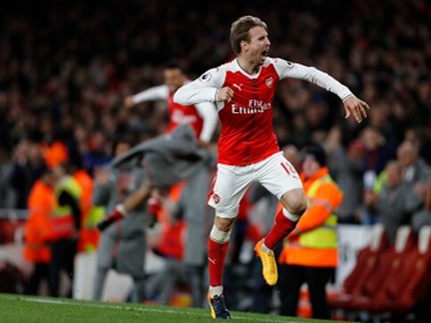 Premier League: Robert Huth own goal helps Arsenal edge past Leicester City Premier League: Robert Huth own goal helps Arsenal edge past Leicester City