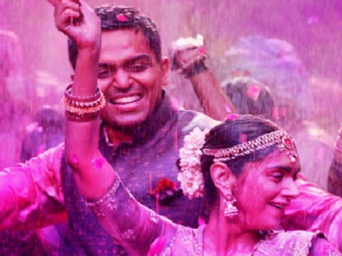 Kaatru Veliyidai: Mani Ratnam's film looks like a painting; Karthi and Aditi shine, says twitter Kaatru Veliyidai: Mani Ratnam's film looks like a painting; Karthi and Aditi shine, says twitter