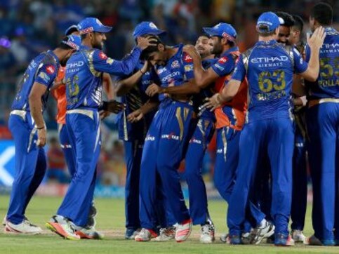 IPL 2017: Mumbai Indians ride on Jasprit Bumrah's heroics to beat Gujarat Lions in a Super Over IPL 2017: Mumbai Indians ride on Jasprit Bumrah's heroics to beat Gujarat Lions in a Super Over