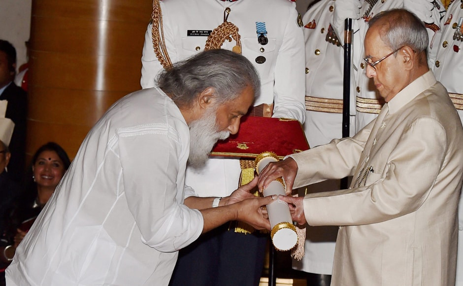 President Pranab Mukherjee confers Padma Vibhushan on Singer K J Yesudas during Padma Awards 2017 function at Rashtrapati Bhavan in New Delhi on Thursday. PTI President Pranab Mukherjee confers Padma Vibhushan on Singer K J Yesudas during Padma Awards 2017 function at Rashtrapati Bhavan in New Delhi on Thursday. PTI