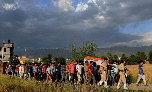 Day after Sukma massacre: Amid severe criticism, Modi govt vows action after 25 CRPF men are laid to rest Day after Sukma massacre: Amid severe criticism, Modi govt vows action after 25 CRPF men are laid to rest