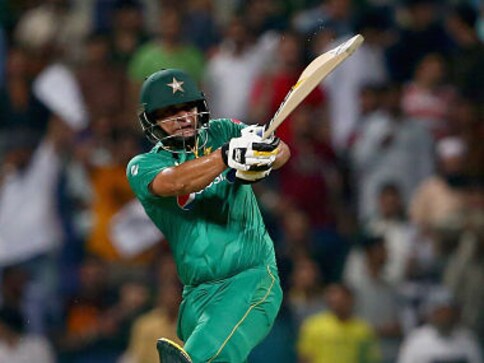 PSL spot-fixing scandal: Khalid Latif's lawyer doesn't expect justice from 3-member tribunal PSL spot-fixing scandal: Khalid Latif's lawyer doesn't expect justice from 3-member tribunal