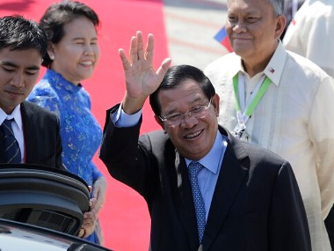 Cambodian Prime Minister Hun Sen threatens poll protesters with 'war'