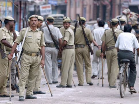 Uttar Pradesh ATS arrests BSF jawan for sharing info with ISI, claims he was polarised using Kashmir issue, honey-trapped Uttar Pradesh ATS arrests BSF jawan for sharing info with ISI, claims he was polarised using Kashmir issue, honey-trapped