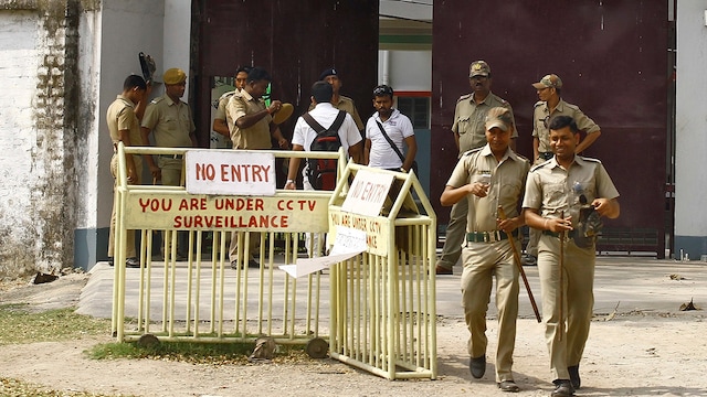 Two killed, several injured in bomb explosion in Bengal's Murshidabad; investigation underway Two killed, several injured in bomb explosion in Bengal's Murshidabad; investigation underway