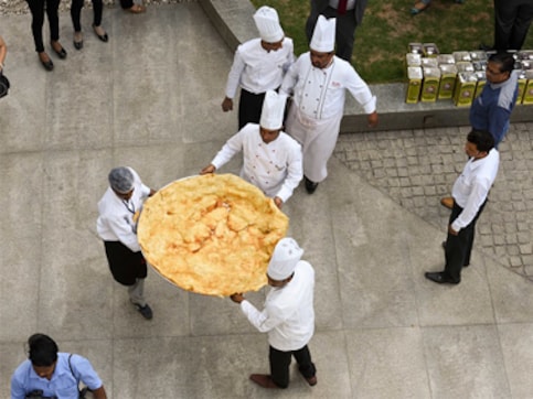 Jaipur chef Manoj Srivastava has highest number of entries in Limca Book Jaipur chef Manoj Srivastava has highest number of entries in Limca Book