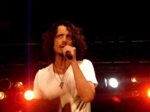 Chris Cornell passes away; fellow musicians pay tribute to the legend of grunge rock Chris Cornell passes away; fellow musicians pay tribute to the legend of grunge rock