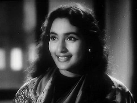 Nutan's bungalow burgled: Six persons, including a minor, arrested by Mumbra police Nutan's bungalow burgled: Six persons, including a minor, arrested by Mumbra police