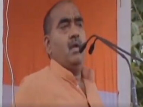 Madhya Pradesh farmers' strike: Another Congress leader caught on camera inciting violence Madhya Pradesh farmers' strike: Another Congress leader caught on camera inciting violence