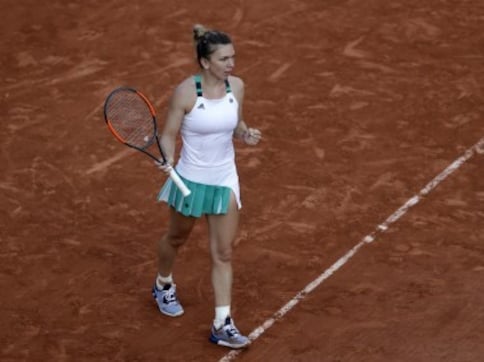 French Open 2017: Simona Halep's positive attitude gives her edge over Jelena Ostapenko in women's final French Open 2017: Simona Halep's positive attitude gives her edge over Jelena Ostapenko in women's final