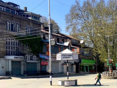 Thousands in Jammu and Kashmir lose jobs, wages as Valley's tourism economy dwindles Thousands in Jammu and Kashmir lose jobs, wages as Valley's tourism economy dwindles