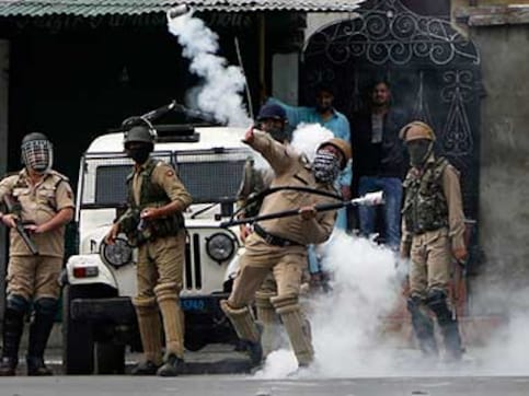 Congress attacks BJP over 'deteriorating' Kashmir situation, asks govt to list steps taken to ease tension in Valley Congress attacks BJP over 'deteriorating' Kashmir situation, asks govt to list steps taken to ease tension in Valley