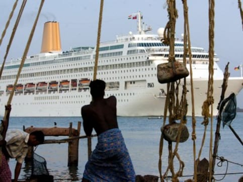 Indian Coast guards rescues stranded Tamil Nadu fishing vessel 'Mariyam' with 11 fishermen on board Indian Coast guards rescues stranded Tamil Nadu fishing vessel 'Mariyam' with 11 fishermen on board