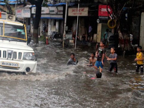 Maharashtra monsoon: Overnight rain claims 12 lives, IMD forecasts heavy downpour in next 48 hours Maharashtra monsoon: Overnight rain claims 12 lives, IMD forecasts heavy downpour in next 48 hours