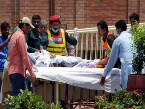 Pakistan oil tanker fire: Six officials suspended for negligence, death toll jumps to 194 Pakistan oil tanker fire: Six officials suspended for negligence, death toll jumps to 194