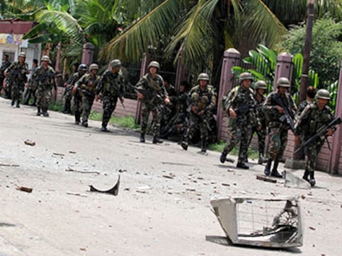 Philippine troops battle Islamic State militants in Marawi as civilian death toll rises to 300 Philippine troops battle Islamic State militants in Marawi as civilian death toll rises to 300