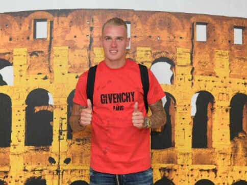 Serie A: AS Roma sign Dutch defender Rick Karsdorp from Feyenoord for €14 million fee Serie A: AS Roma sign Dutch defender Rick Karsdorp from Feyenoord for €14 million fee