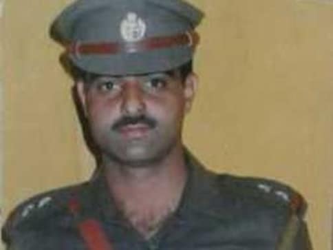 DSP Ayub Pandith beaten to death outside Srinagar's Jamia Masjid; 'mob took away his service revolver': A ground report DSP Ayub Pandith beaten to death outside Srinagar's Jamia Masjid; 'mob took away his service revolver': A ground report