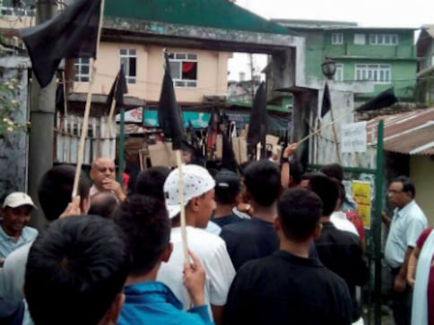 Darjeeling unrest: GJM activists set vehicle ablaze as indefinite shutdown enters 102nd day Darjeeling unrest: GJM activists set vehicle ablaze as indefinite shutdown enters 102nd day