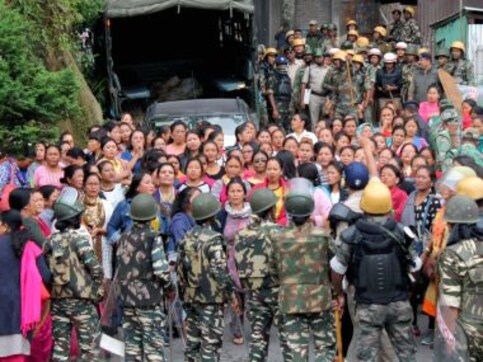 Darjeeling unrest: GJM allows 12 hours 'partial relaxation' for Muslims to observe Eid Darjeeling unrest: GJM allows 12 hours 'partial relaxation' for Muslims to observe Eid