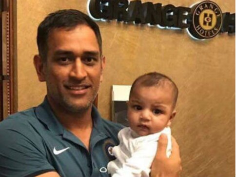 Champions Trophy 2017: MS Dhoni's cute picture with Sarfraz Ahmed's son shows sports go beyond borders Champions Trophy 2017: MS Dhoni's cute picture with Sarfraz Ahmed's son shows sports go beyond borders