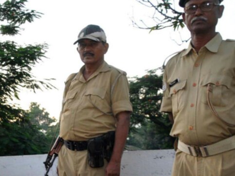 Jharkhand: Prohibitory order clamped in Hazaribag's Chouparan area after mob resorted to stone-pelting Jharkhand: Prohibitory order clamped in Hazaribag's Chouparan area after mob resorted to stone-pelting
