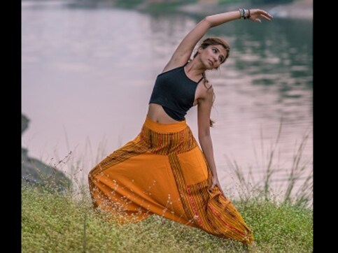 Watch: Asanas that help you start and end your day right - International Yoga Day 2017 special Watch: Asanas that help you start and end your day right - International Yoga Day 2017 special