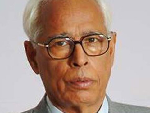 Governor NN Vohra takes charge of Jammu and Kashmir; former top cop Vijay Kumar made his adviser Governor NN Vohra takes charge of Jammu and Kashmir; former top cop Vijay Kumar made his adviser