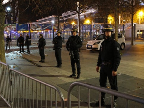Four dead, 36 injured after blast in Paris bakery; explosion due to gas leak, says prosecutor Four dead, 36 injured after blast in Paris bakery; explosion due to gas leak, says prosecutor