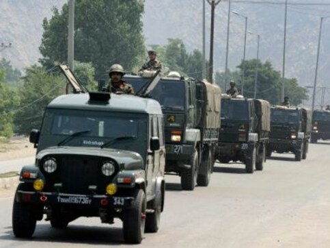 Kashmir: Seven policemen injured by army personnel in Ganderbal district, case registered Kashmir: Seven policemen injured by army personnel in Ganderbal district, case registered