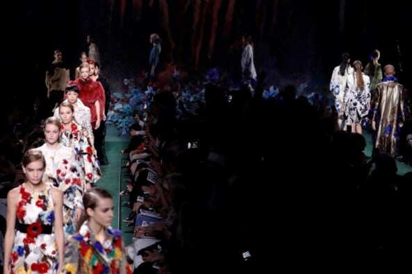 Models present creations for Fendi during the 2017-2018 fall/winter Haute Couture collection in Paris on July 5, 2017. AFP PHOTO Models present creations for Fendi during the 2017-2018 fall/winter Haute Couture collection in Paris on July 5, 2017. AFP PHOTO