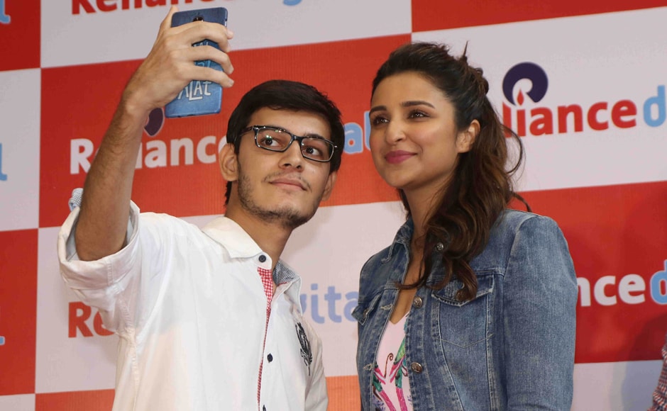 Actress Parineeti Chopra was seen at a meet-and-greet with fans on 30 June at a Mumbai store. Photo: Solaris Images Actress Parineeti Chopra was seen at a meet-and-greet with fans on 30 June at a Mumbai store. Photo: Solaris Images