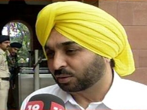 AAP's Bhagwant Mann lashes out at Amarinder Singh over deteriorating law and order situation in Punjab AAP's Bhagwant Mann lashes out at Amarinder Singh over deteriorating law and order situation in Punjab