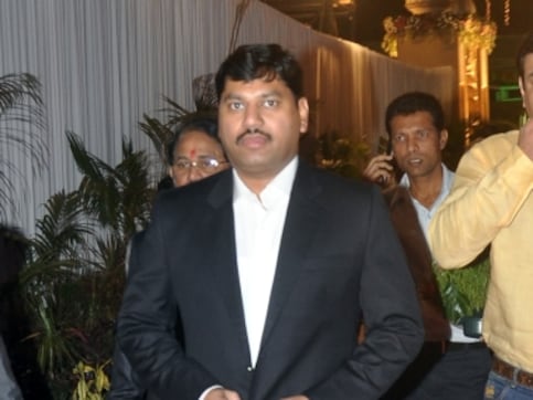 Government agencies may be behind WhatsApp 'snooping' of journalists, activists, claims NCP's Dhananjay Munde in letter to Maharashtra guv Government agencies may be behind WhatsApp 'snooping' of journalists, activists, claims NCP's Dhananjay Munde in letter to Maharashtra guv