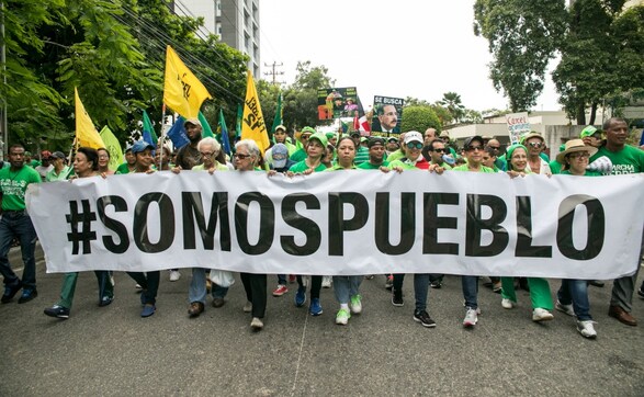 Thousands of Dominicans march against corruption, demand resignation of president Danilo Medina Thousands of Dominicans march against corruption, demand resignation of president Danilo Medina