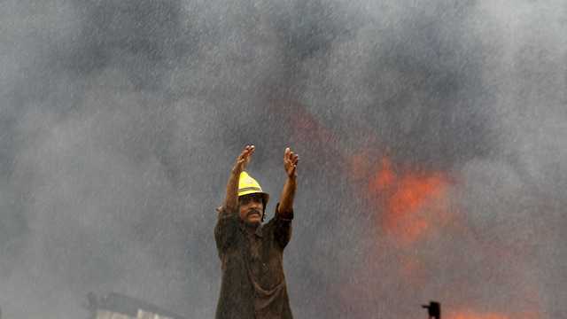 Fire breaks out in New Delhi's Lok Nayak Bhawan; 26 fire tenders rush to spot Fire breaks out in New Delhi's Lok Nayak Bhawan; 26 fire tenders rush to spot