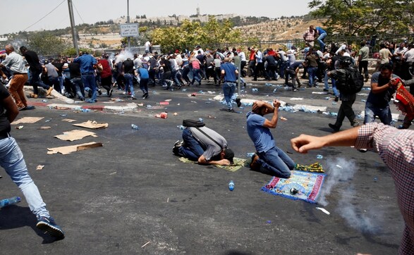 Palestinians clash with Israeli forces in Jerusalem; UN calls emergency meeting Palestinians clash with Israeli forces in Jerusalem; UN calls emergency meeting