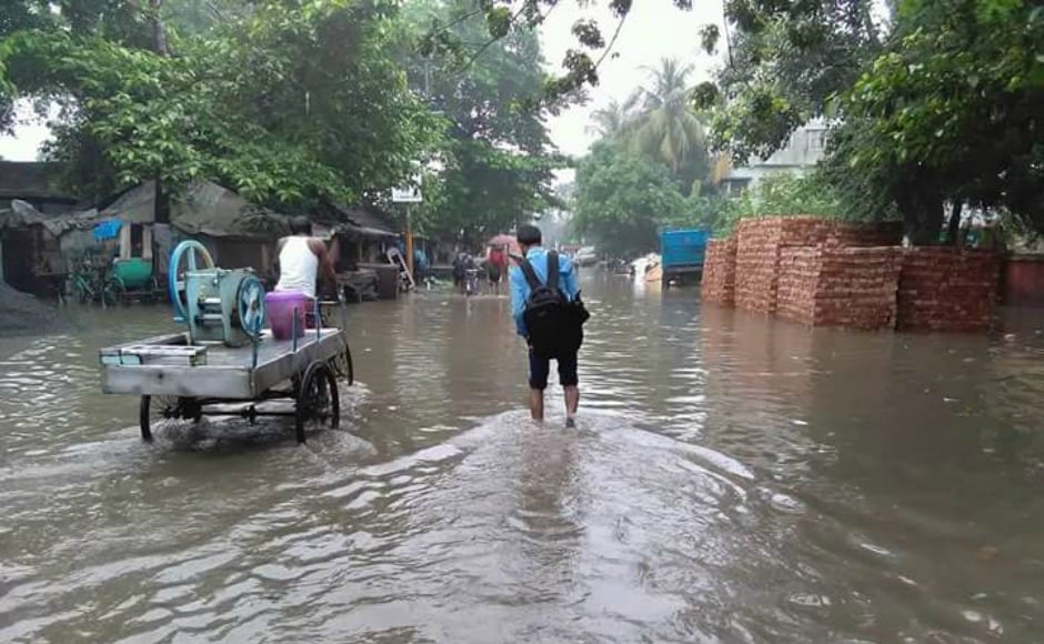 IMD officials have ruled out an immediate flood threat in the state. The East Midnapur district administration, among other local bodies, has issued an alert to fishermen, warning them against venturing into the sea. Twitter@broto_ranjan IMD officials have ruled out an immediate flood threat in the state. The East Midnapur district administration, among other local bodies, has issued an alert to fishermen, warning them against venturing into the sea. Twitter@broto_ranjan