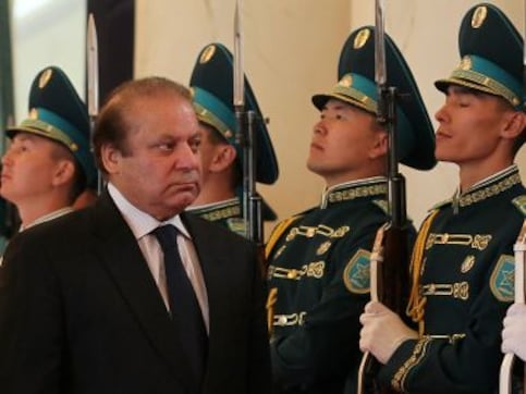 Panama papers probe: Nawaz Sharif calls emergency Cabinet meeting amid calls for resignation Panama papers probe: Nawaz Sharif calls emergency Cabinet meeting amid calls for resignation