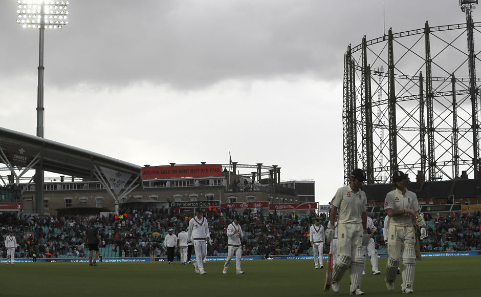 Alastair Cook fights lone battle as Vernon Philander threat unsettles England on Day 1